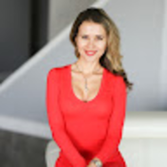 Meet your Posher, Julia - Picture 1 of 1